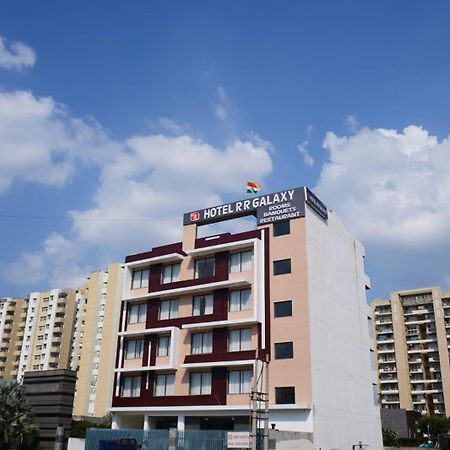 Hotel Rr Galaxy Gurgáon Exteriér fotografie